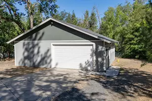 2750 Granite Hill Rd, Grants Pass, OR 97526 - Photo 2