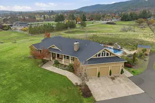 899 Old Stage Rd, Medford, OR 97502 - Photo 1
