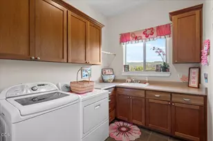 899 Old Stage Rd, Medford, OR 97502 - Photo 26