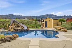 899 Old Stage Rd, Medford, OR 97502 - Photo 40