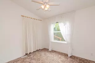 208 NW Creekside Dr, Grants Pass, OR 97526 - Photo 20