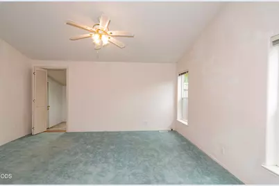 208 NW Creekside Drive, Grants Pass, OR 97526 - Photo 16