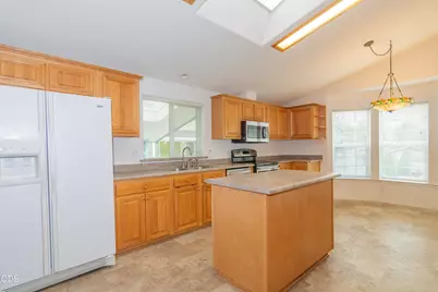 208 NW Creekside Drive, Grants Pass, OR 97526 - Photo 8