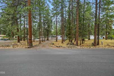 61057 Chuckanut Drive, Bend, OR 97702 - Photo 4