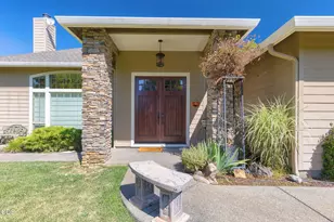 212 Isabella Ln, Grants Pass, OR 97526 - Photo 6