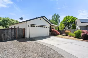 3603 Mallard Ln, Medford, OR 97504 - Photo 2