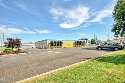 1025 Court Street, Medford, OR 97501 - Photo 2