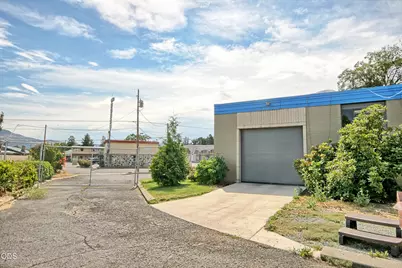 1025 Court Street, Medford, OR 97501 - Photo 8