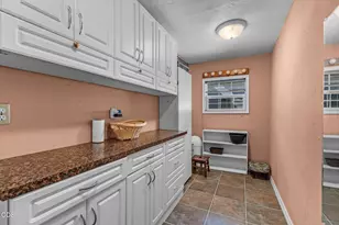 248 SE 10th St, Madras, OR 97741 - Photo 34