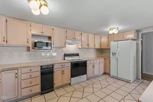 248 SE 10th St, Madras, OR 97741 - Photo 24