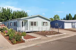 555 Freeman Rd, Central Point, OR 97502 - Photo 2