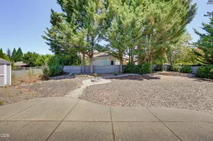 3409 Creek View Dr, Medford, OR 97504 - Photo 30
