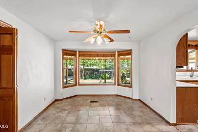 1467 Bluebonnet Avenue, Medford, OR 97504 - Photo 8