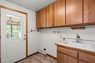 1467 Bluebonnet Ave, Medford, OR 97504 - Photo 16