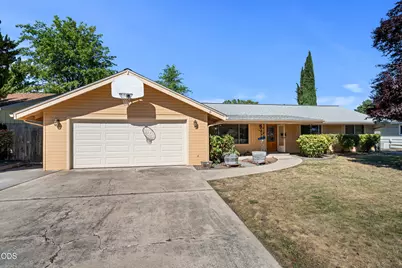 1467 Bluebonnet Avenue, Medford, OR 97504 - Photo 1