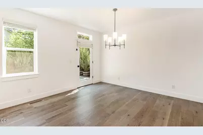 1641 W Hill Avenue, Sisters, OR 97759 - Photo 8