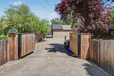 1423 E Main Street, Ashland, OR 97520 - Photo 30