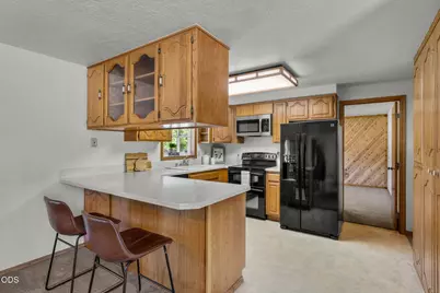19572 Apache Road, Bend, OR 97702 - Photo 14