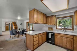 19572 Apache Rd, Bend, OR 97702 - Photo 16