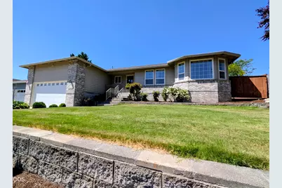 2749 Brookside Drive, Medford, OR 97504 - Photo 30