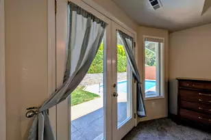 2749 Brookside Dr, Medford, OR 97504 - Photo 12