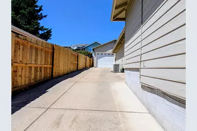 2749 Brookside Drive, Medford, OR 97504 - Photo 26