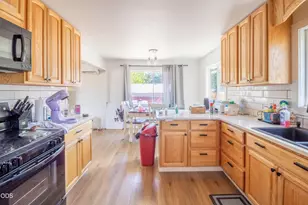 1224 SW Oak St, Grants Pass, OR 97526 - Photo 10