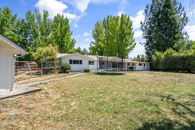 155 Westwood Drive, Grants Pass, OR 97527 - Photo 32