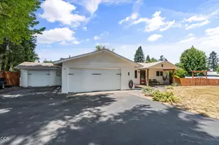 155 Westwood Dr, Grants Pass, OR 97527 - Photo 8