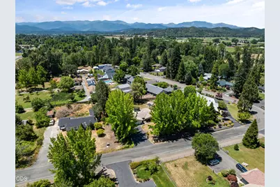 155 Westwood Drive, Grants Pass, OR 97527 - Photo 44