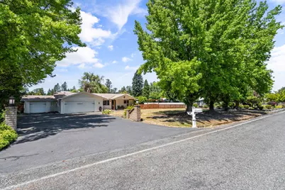 155 Westwood Drive, Grants Pass, OR 97527 - Photo 6
