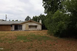 711 SW Rogue River Ave, Grants Pass, OR 97526 - Photo 6