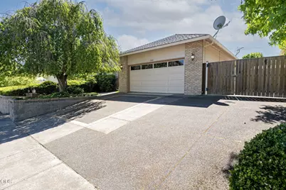 2868 Wilkshire Drive, Medford, OR 97504 - Photo 4
