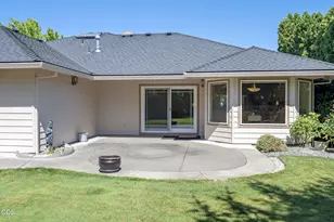 2868 Wilkshire Dr, Medford, OR 97504 - Photo 24