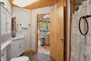 17299 White Oak Pl, Bend, OR 97707 - Photo 18