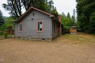 189 Bloom Rd, Wolf Creek, OR 97497 - Photo 4