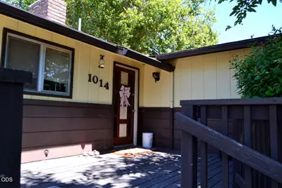 1014 NE Pepperwood Drive, Grants Pass, OR 97526 - Photo 2