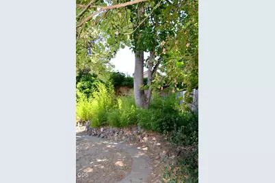 1014 NE Pepperwood Drive, Grants Pass, OR 97526 - Photo 26