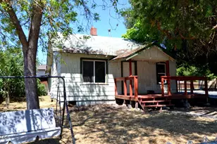 322 SE L St, Grants Pass, OR 97526 - Photo 1