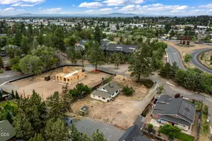 1929 NW Hill St, Bend, OR 97703 - Photo 4