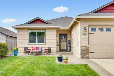1051 Compton Way, Medford, OR 97501 - Photo 2
