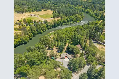 290 Chinook Park Lane, Grants Pass, OR 97527 - Photo 1