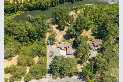 290 Chinook Park Lane, Grants Pass, OR 97527 - Photo 2