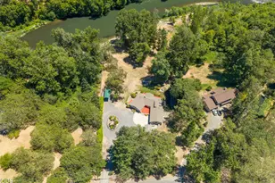 290 Chinook Park Ln, Grants Pass, OR 97527 - Photo 2