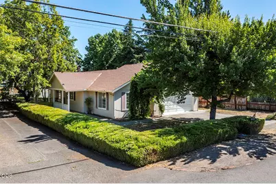 445 Midway Road, Medford, OR 97501 - Photo 32