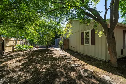 445 Midway Road, Medford, OR 97501 - Photo 24
