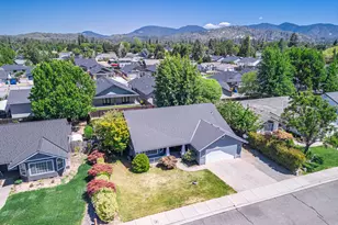 2948 Golden Aspen Dr, Grants Pass, OR 97527 - Photo 18