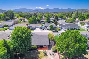 2948 Golden Aspen Dr, Grants Pass, OR 97527 - Photo 20