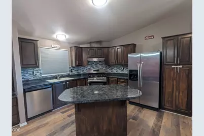 1737 Summers Lane, Klamath Falls, OR 97603 - Photo 16