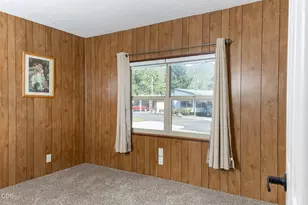 2019 Rogue River Hwy, Gold Hill, OR 97525 - Photo 20